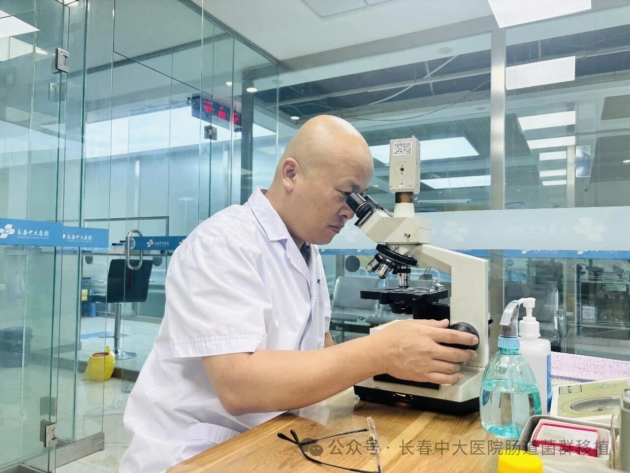 玉树藏族自治州|高朋磊医师：左手男科临床，右手肠道菌群移植深入研究